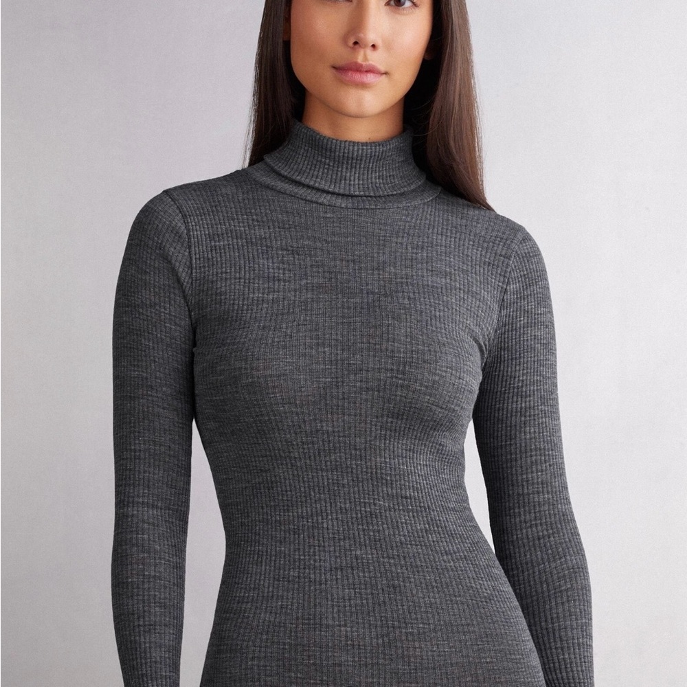 Gray Ribbed Turtleneck Sweater